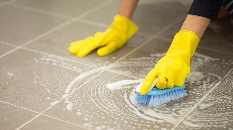 Bathroom Cleaner view 2